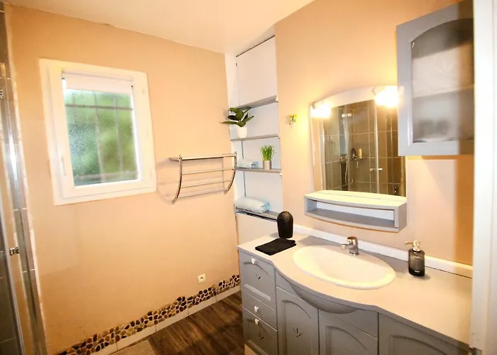 Σπίτι διακοπών Maison Independante, Au Calme, Charme Et Confort Berou-la-Mulotiere